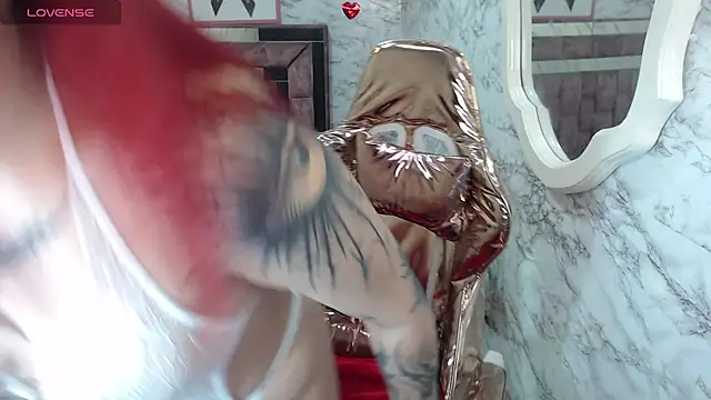 Snapshot of Red_Bunny_v chatting on January 2026 01:25:02 PM Red Bunny v online show from January 2026 01:25:02 PM