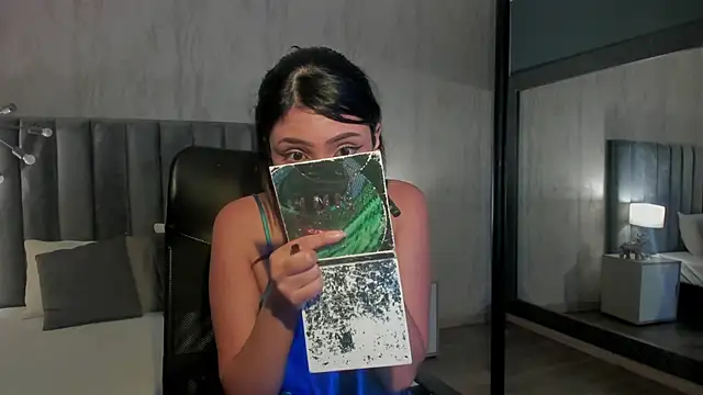 KymRoses online show from October 2025 07:37:01 PM