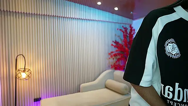 GiaNovak online show from October 2025 11:38:02 AM