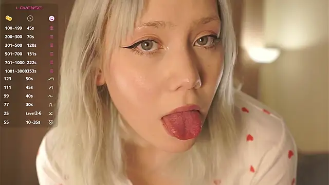 EsterPrauner online show from September 2025 04:39:02 PM