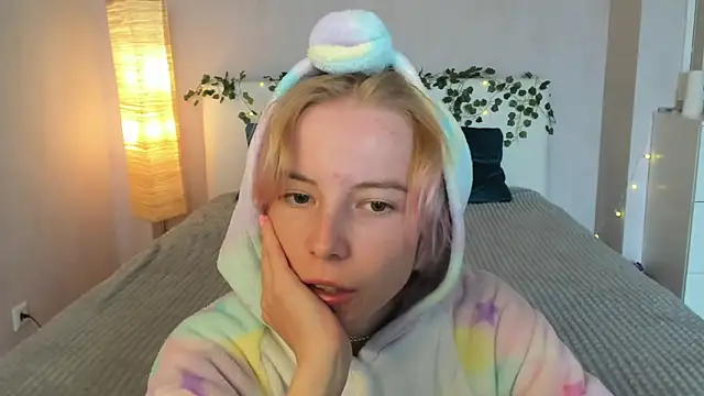 Snapshot of Pink_Lila18 chatting on September 2025 08:14:02 AM Pink Lila18 online show from September 2025 08:14:02 AM