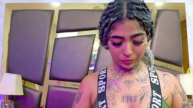 EmilieLake online show from February 2026 07:43:01 PM