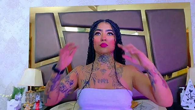 Snapshot of EmilieLake chatting on April 2026 07:38:02 PM EmilieLake online show from April 2026 07:38:02 PM
