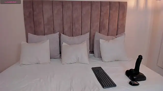 amber colliiins online show from October 2025 05:47:01 PM