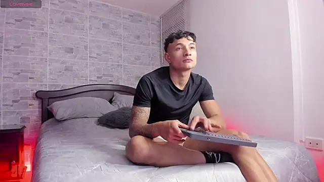 DavisFirb online show from November 2025 03:05:01 AM