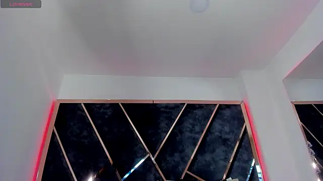 SusanaHenao online show from September 2025 05:23:01 PM