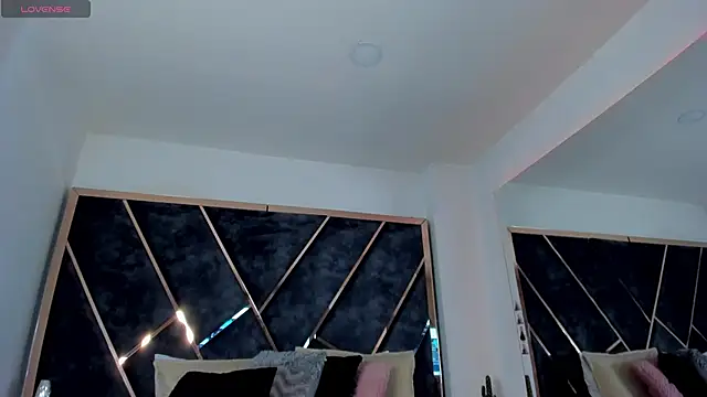 SusanaHenao online show from September 2025 07:08:02 PM