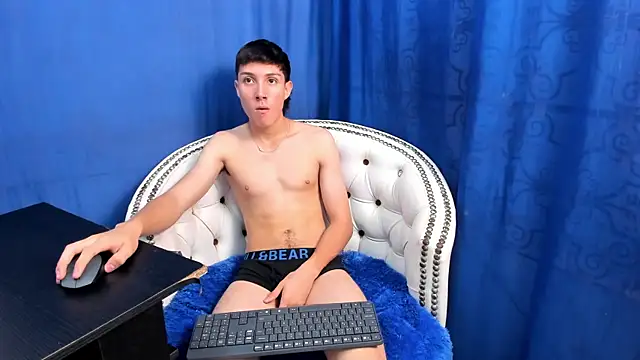 Snapshot of LittleDanny_ chatting on September 2025 02:10:01 PM LittleDanny online show from September 2025 02:10:01 PM