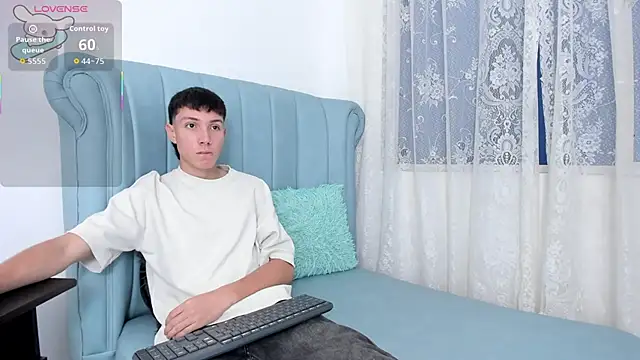 LittleDanny  online show from December 2025 03:10:01 PM