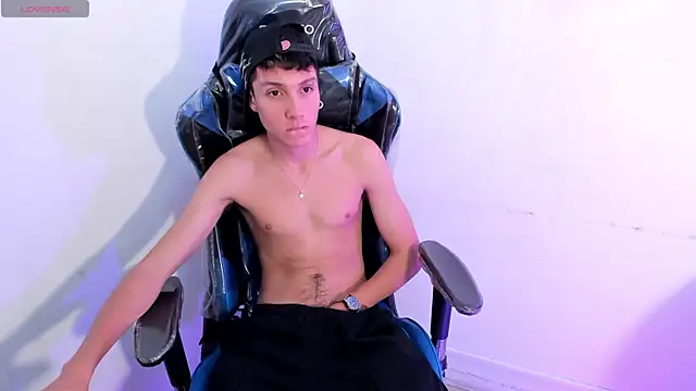 LittleDanny  online show from February 2026 09:09:02 PM