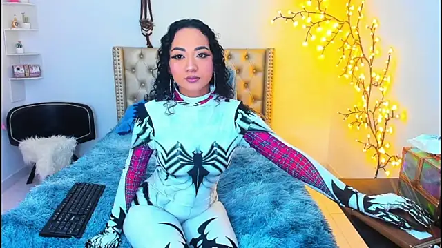 LenaStylesOA online show from October 2025 01:21:01 PM