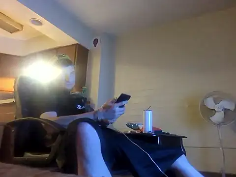 jizzyglizzy92 online show from April 2026 07:00:01 AM