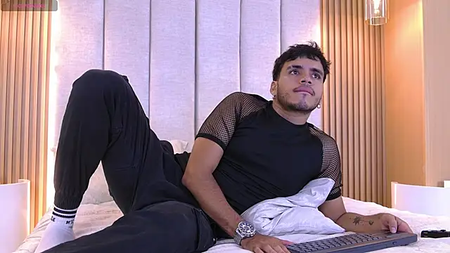 AlexanderJordan online show from October 2025 07:12:02 PM