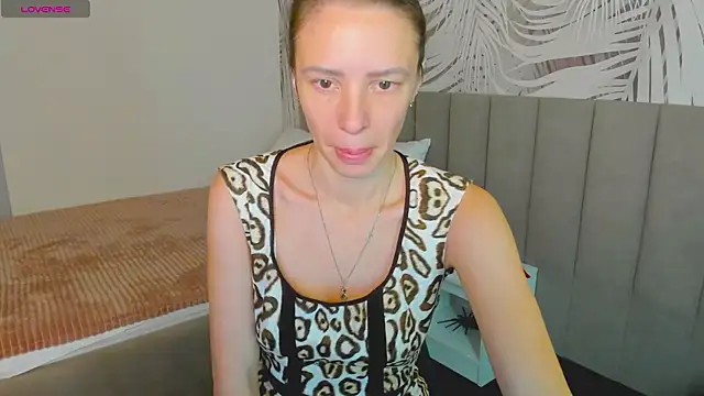 Snapshot of KiaraCaley chatting on November 2025 01:37:01 AM KiaraCaley online show from November 2025 01:37:01 AM