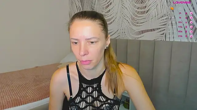 Snapshot of KiaraCaley chatting on November 2025 02:11:01 AM KiaraCaley online show from November 2025 02:11:01 AM