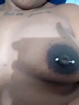 nessinha12 online show from November 2025 06:57:01 PM