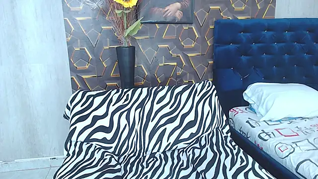 Snapshot of honeymoon_12 chatting on October 2025 04:10:01 AM honeymoon 12 online show from October 2025 04:10:01 AM