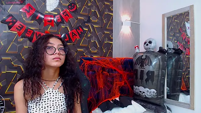 Snapshot of honeymoon_12 chatting on October 2025 08:03:01 AM honeymoon 12 online show from October 2025 08:03:01 AM