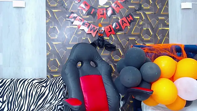 Snapshot of honeymoon_12 chatting on October 2025 04:18:02 AM honeymoon 12 online show from October 2025 04:18:02 AM