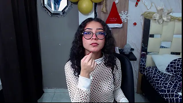 Snapshot of honeymoon_12 chatting on November 2025 12:00:02 AM honeymoon 12 online show from November 2025 12:00:02 AM