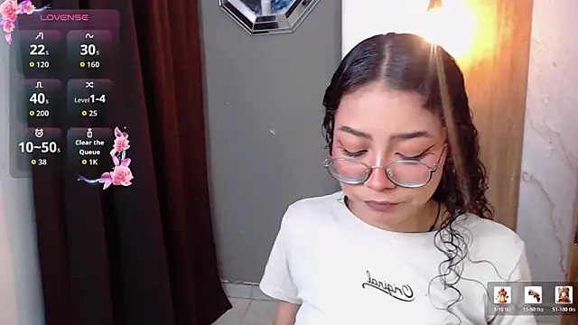 Snapshot of honeymoon_12 chatting on March 2026 07:03:01 AM honeymoon 12 online show from March 2026 07:03:01 AM