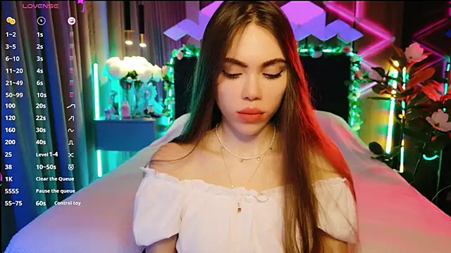 MimiFors online show from September 2025 03:58:02 PM