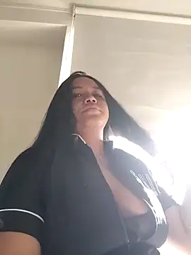 -Mia1 online show from September 2025 12:37:01 PM