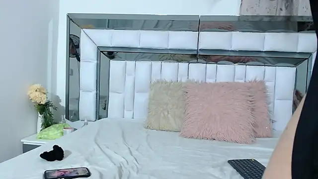 RebeccaGolden online show from October 2025 02:30:01 AM