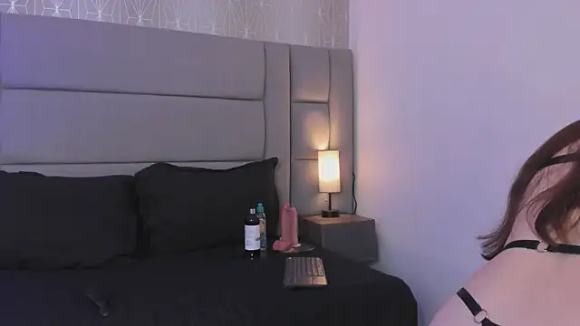 milly noir online show from September 2025 07:47:01 PM