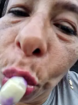 maleja23 online show from October 2025 10:21:01 PM