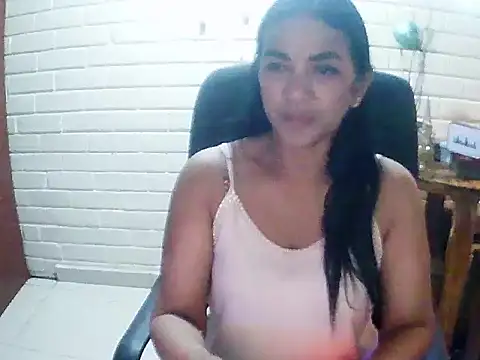 MiiaVelasquez online show from November 2025 04:12:02 AM