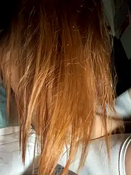 CoraVibes online show from December 2025 12:18:02 AM