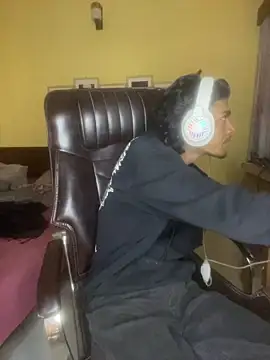 thecatfish online show from November 2025 05:51:02 AM