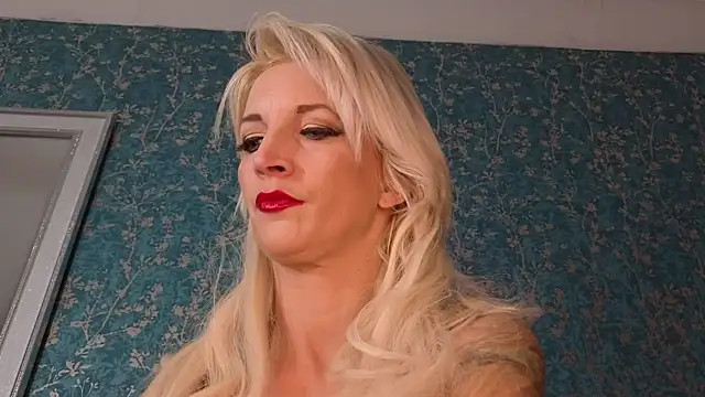 SereneXX online show from December 2025 07:50:01 AM