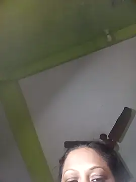 KITTUAAA online show from November 2025 06:24:02 PM