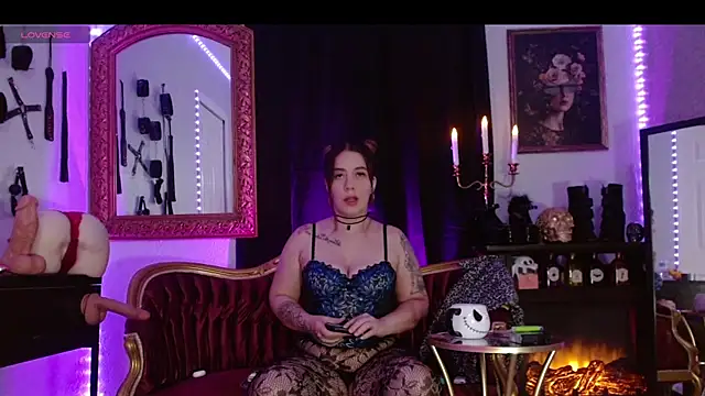 miss strapon online show from November 2025 01:47:02 PM