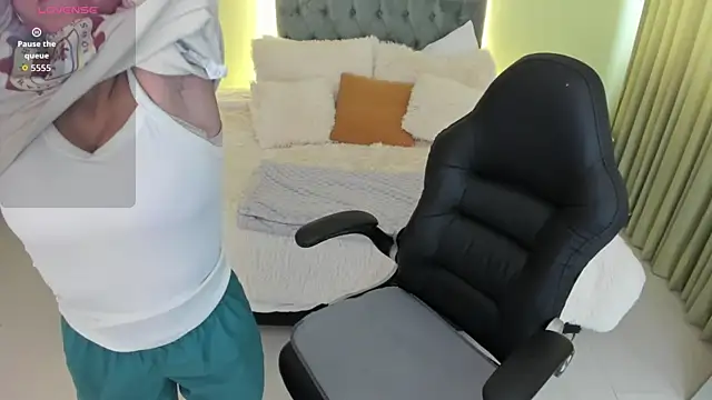 Camille Olsen  online show from October 2025 11:36:02 AM