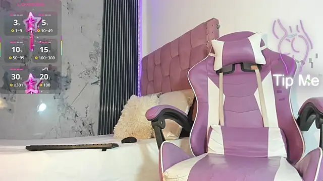 Mia Duarte1 online show from October 2025 07:33:02 PM