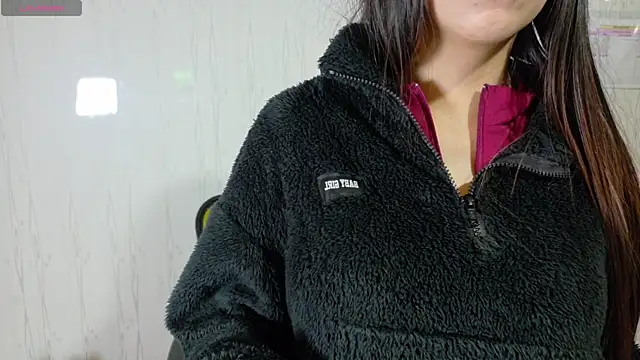 Snapshot of Sophi_Thaylorr chatting on September 2025 01:13:01 PM Sophi Thaylorr online show from September 2025 01:13:01 PM