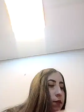 Snapshot of Sophi_Thaylorr chatting on October 2025 01:22:02 PM Sophi Thaylorr online show from October 2025 01:22:02 PM