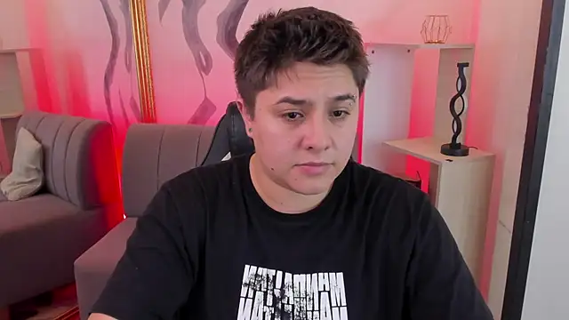 Snapshot of IanGilbert chatting on February 2026 08:50:01 PM IanGilbert online show from February 2026 08:50:01 PM