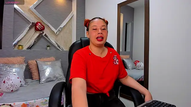 roxana santini online show from October 2025 02:35:02 PM