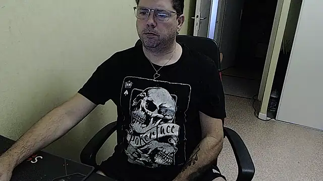 blueandwhite1 online show from December 2024 09:00:01 AM