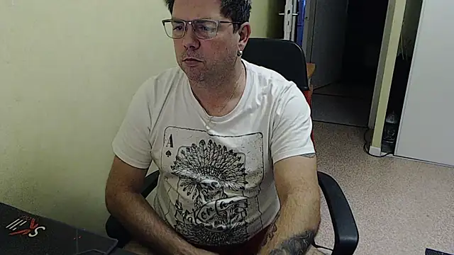 blueandwhite1 online show from December 2024 03:37:01 PM