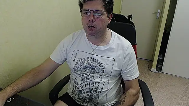 blueandwhite1 online show from January 2025 08:27:02 AM