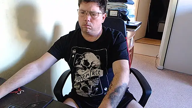 blueandwhite1 online show from February 2025 03:57:02 PM