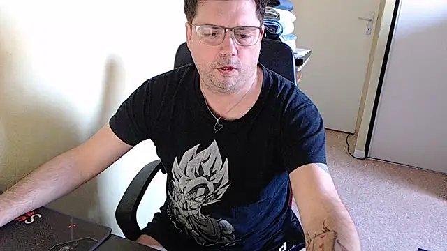 blueandwhite1 online show from February 2025 03:20:01 PM