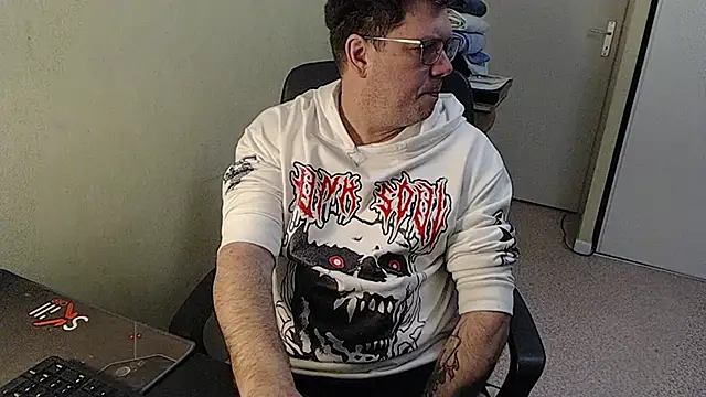 blueandwhite1 online show from February 2025 09:16:01 AM