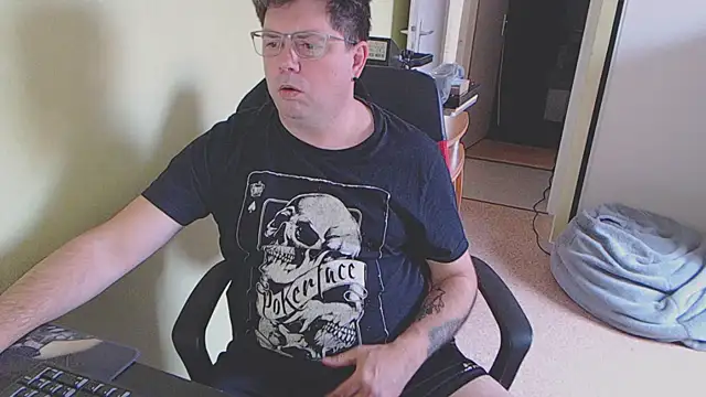 blueandwhite1 online show from February 2025 03:46:01 PM