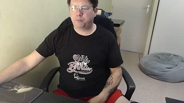 blueandwhite1 online show from March 2025 08:44:01 AM